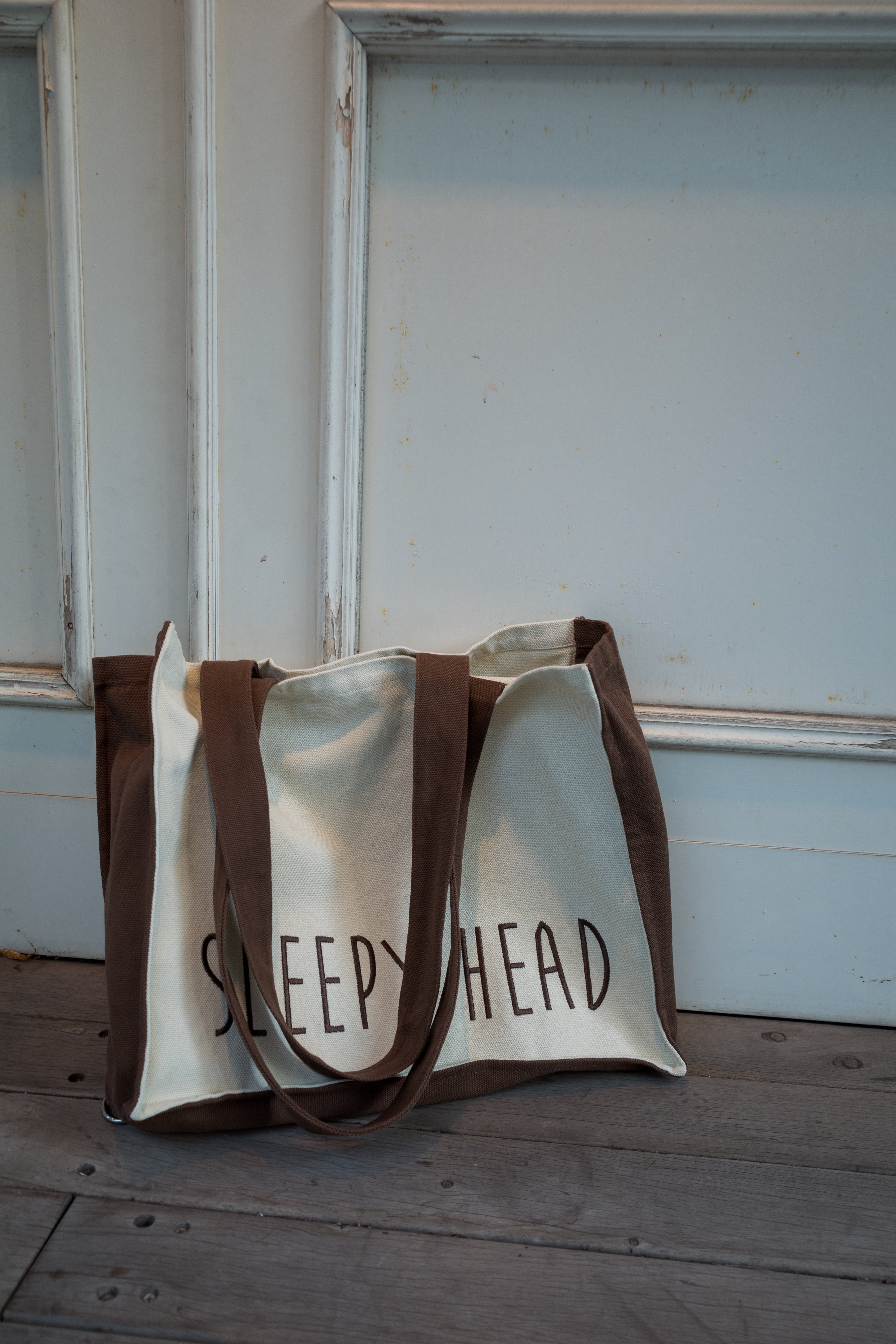 White Embroidered Shoulder Bag