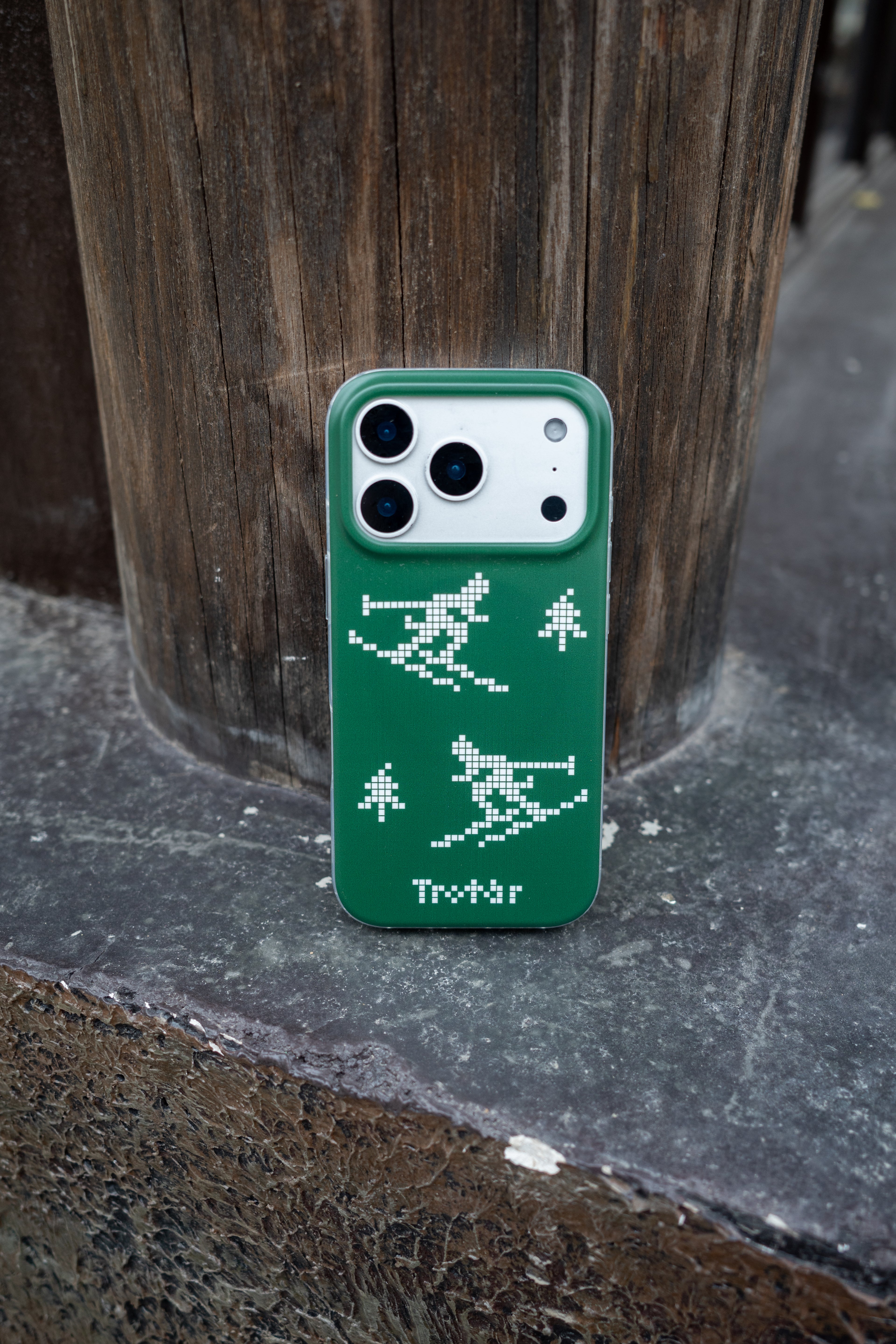 Evergreen Snow Magnetic Phone Case