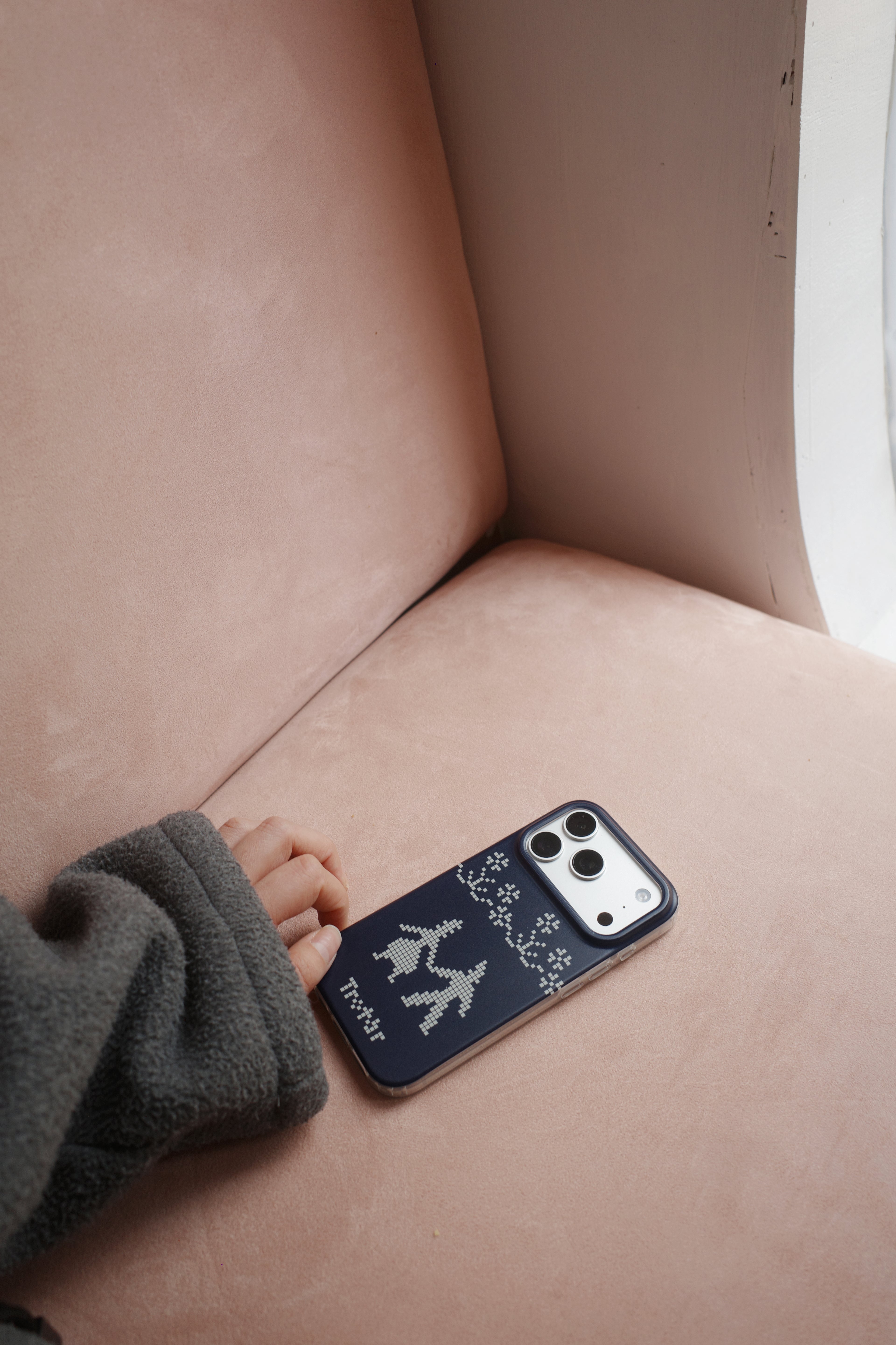 Snow Window Waltz Magnetic Phone Case